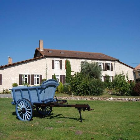 Le Logis Des Quatre Puits Bed & Breakfast Neuvicq-Montguyon Ngoại thất bức ảnh