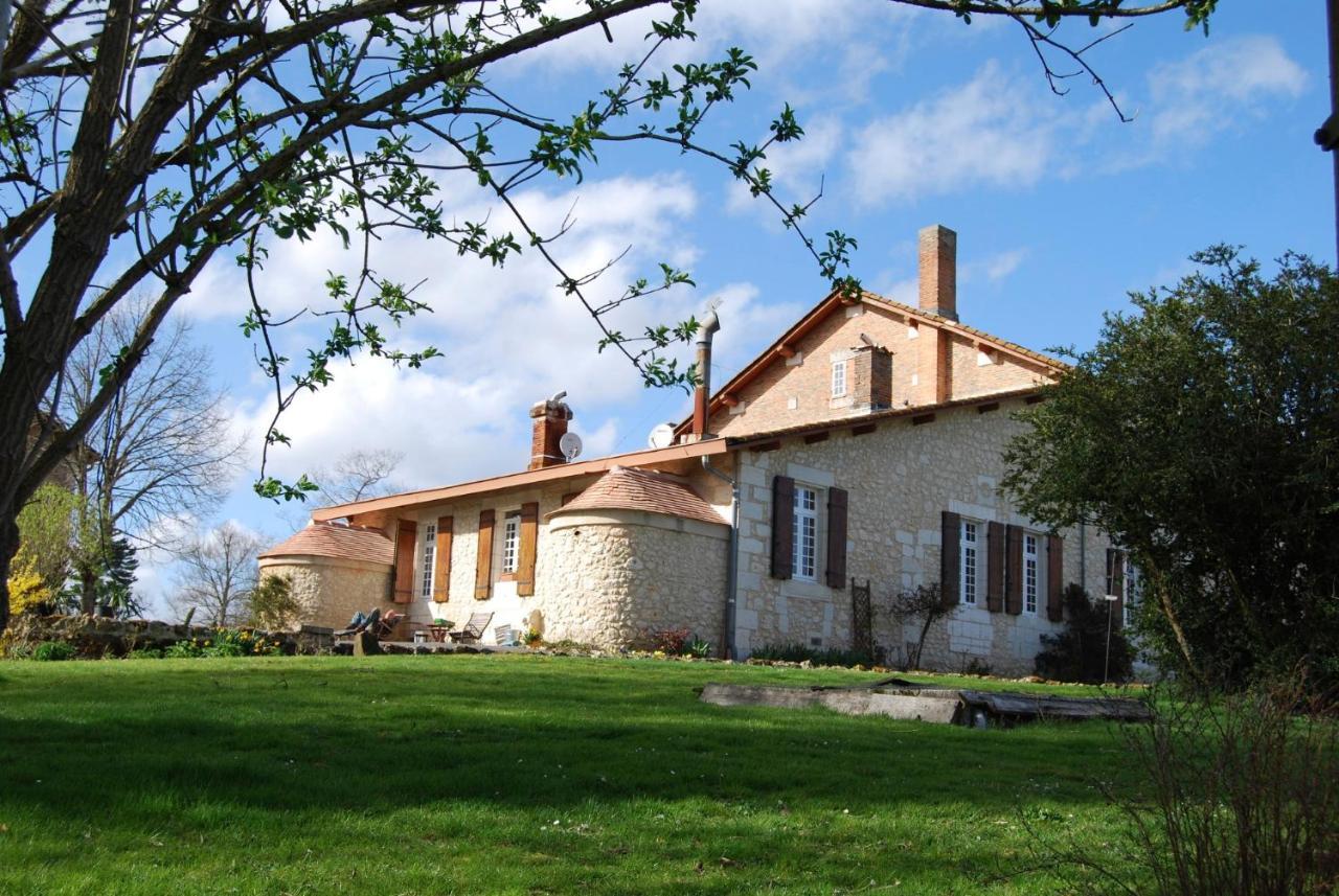 Le Logis Des Quatre Puits Bed & Breakfast Neuvicq-Montguyon Ngoại thất bức ảnh